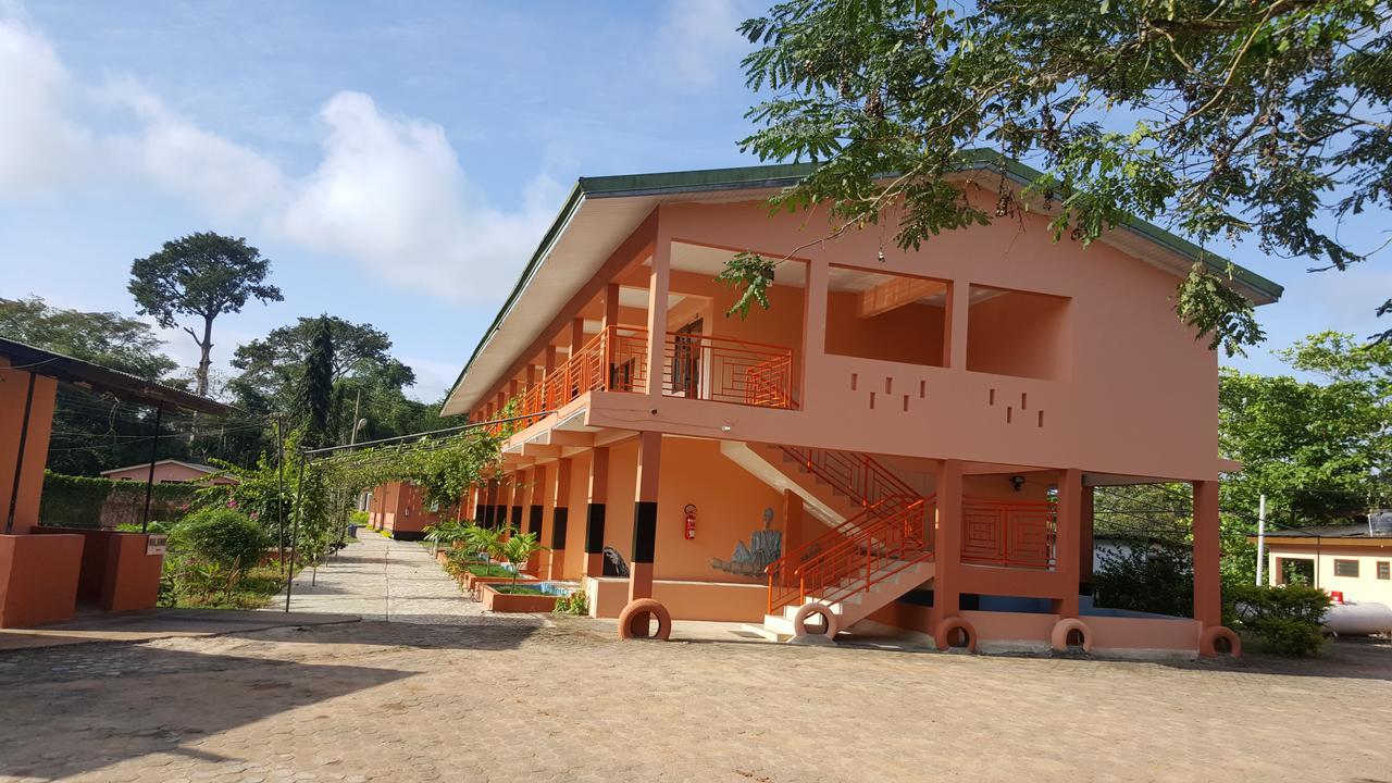 Hans Cottage Botel Cape Coast Exterior photo